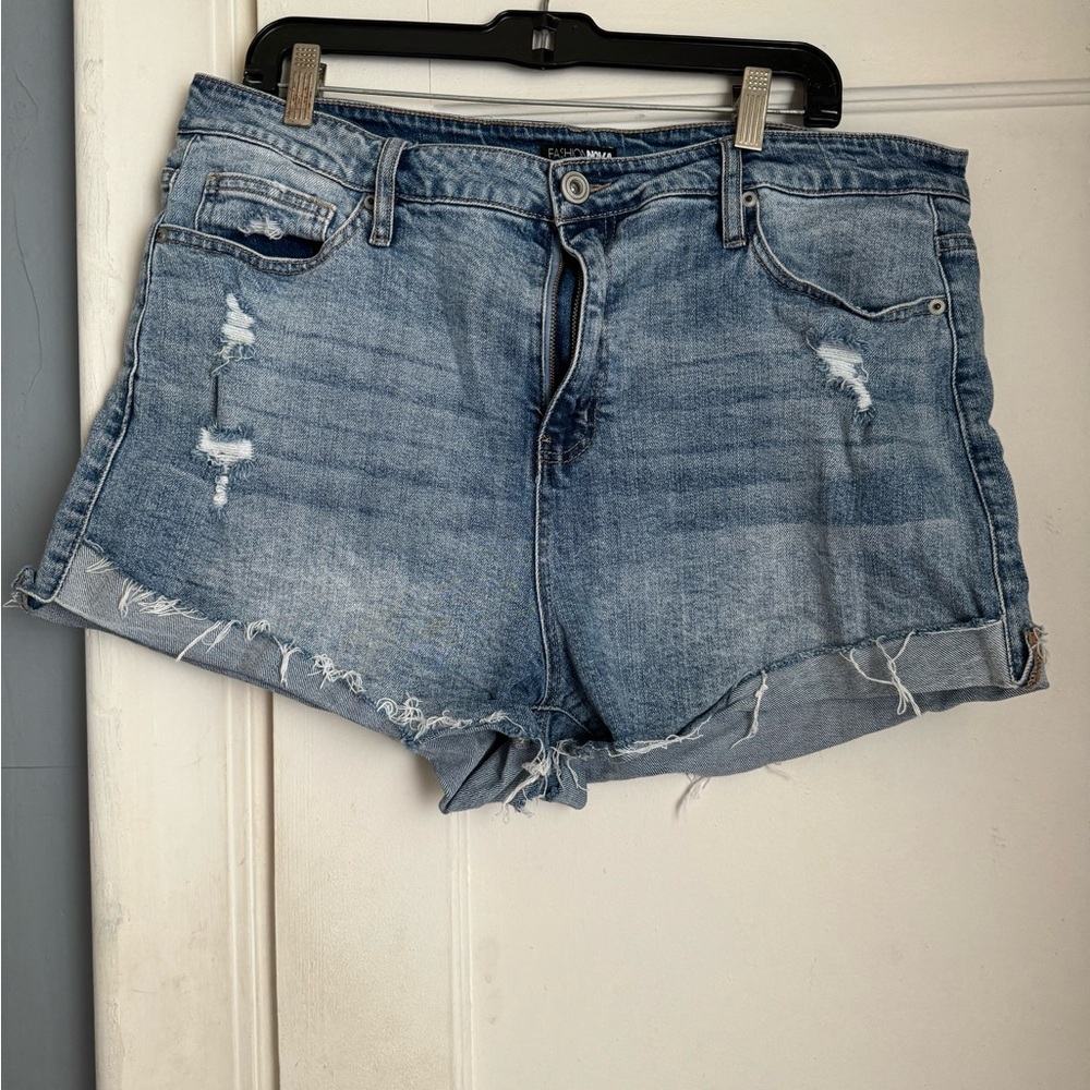 City Queen High Waist Flip Cuff Denim Shorts - Light Blue Wash - Picture 5 of 6